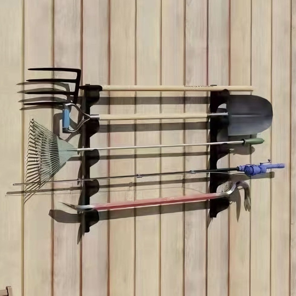 Metal Wall‑Mounted Farm Tool S - Heavy Equipment Storage Yard recension och pris